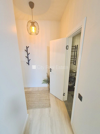 Pagalma ēka, renovēta māja, slēgts pagalms, ieeja no ielas un pagalma, kāpņu telpa pēc Rīga - foto 12