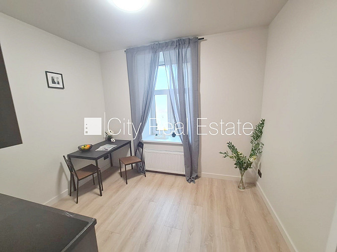 Pagalma ēka, renovēta māja, slēgts pagalms, ieeja no ielas un pagalma, kāpņu telpa pēc Rīga - foto 4