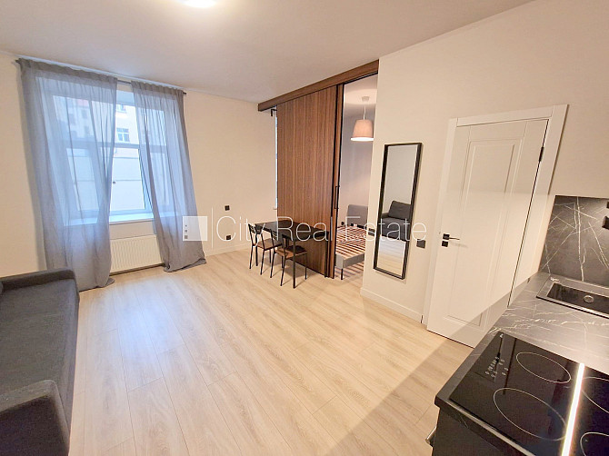 Fasādes māja, renovēta māja, slēgts pagalms, ieeja no ielas, ir lifts, kāpņu telpa pēc Rīga - foto 5