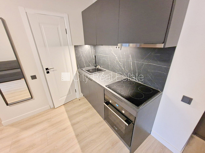 Fasādes māja, renovēta māja, slēgts pagalms, ieeja no ielas, ir lifts, kāpņu telpa pēc Rīga - foto 12