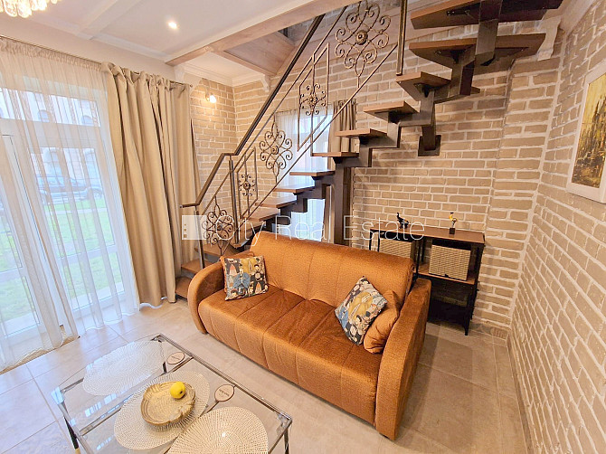 Fasādes māja, zaļā teritorija, slēgts pagalms, ieeja no ielas un pagalma, logi vērsti mājas Rīga - foto 5