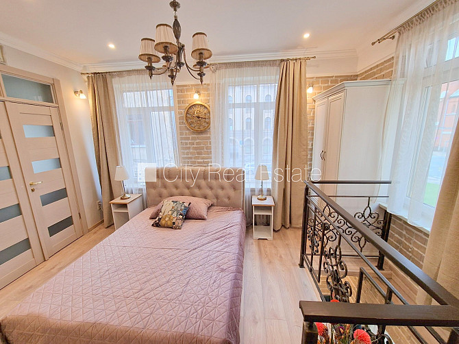 Fasādes māja, zaļā teritorija, slēgts pagalms, ieeja no ielas un pagalma, logi vērsti mājas Rīga - foto 20