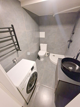 Фасадный дом, реновированный дом, закрытый двор, вход с улицы, полуподвал, Рига - изображение 8