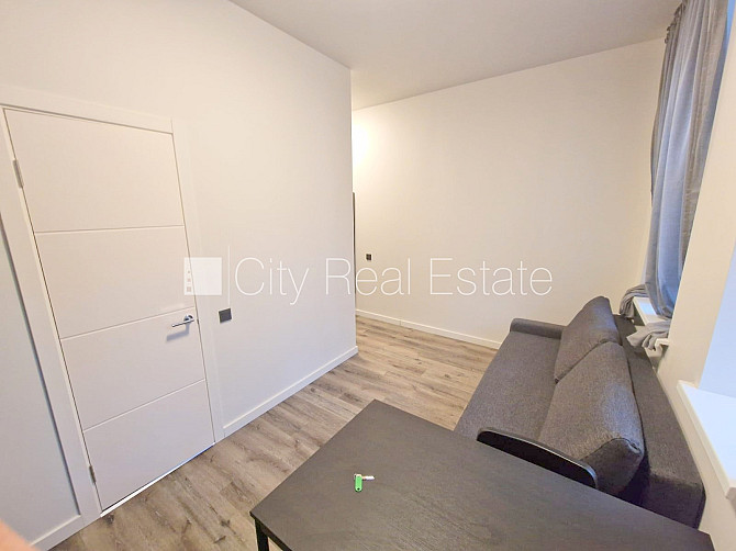 Pagalma ēka, renovēta māja, slēgts pagalms, ieeja no ielas un pagalma, kāpņu telpa pēc Rīga - foto 9