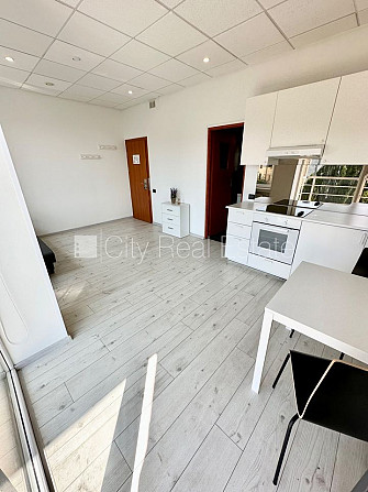 Jaunceltne, fasādes māja, ieeja no ielas, ir lifts, kāpņu telpa pēc kosmētiskā remonta, Rīga - foto 5