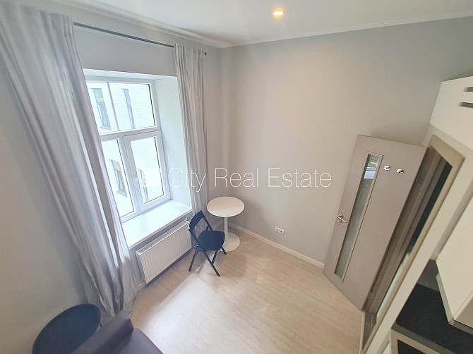 Pagalma ēka, renovēta māja, slēgts pagalms, ieeja no ielas un pagalma, kāpņu telpa pēc Rīga - foto 7