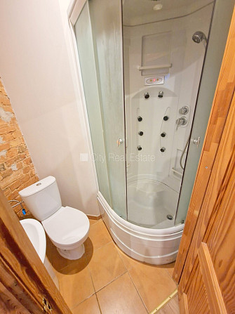 Fasādes māja, renovēta māja, slēgts pagalms, ieeja no ielas, kāpņu telpa pēc kosmētiskā Rīga - foto 6