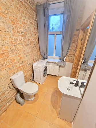 Fasādes māja, renovēta māja, labiekārtota apzaļumota teritorija, slēgts pagalms, ieeja no Rīga - foto 5