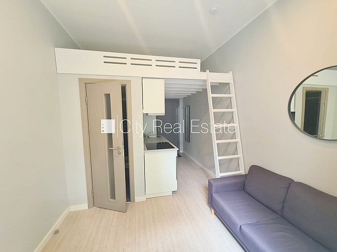 Fasādes māja, renovēta māja, slēgts pagalms, ieeja no ielas, kāpņu telpa pēc kapitālā Rīga - foto 2