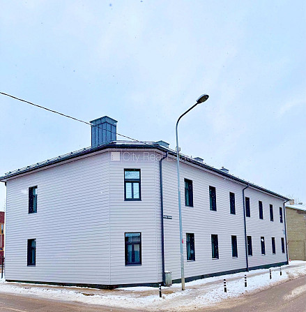 Fasādes māja, renovēta māja, slēgts pagalms, iežogota teritorija, bezmaksas stāvvieta Rīga - foto 14