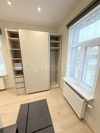 Fasādes māja, renovēta māja, slēgts pagalms, iežogota teritorija, bezmaksas stāvvieta Rīga - foto 8