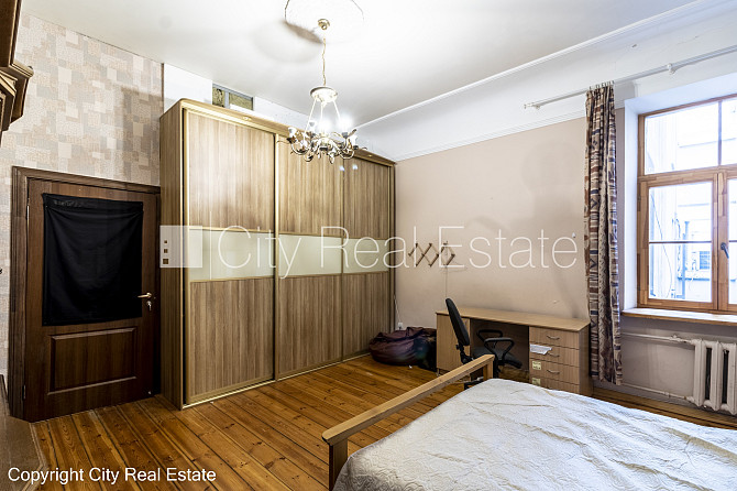 Дом во дворе, реновированный дом, закрытый двор, вход со двора, лестничная клетка Рига - изображение 17