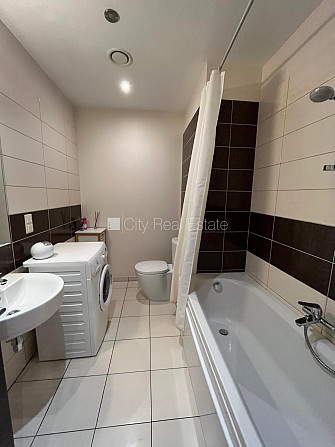 Новостройка, зеленая территория, территория обнесена забором, бесплатная Юрмала - изображение 15