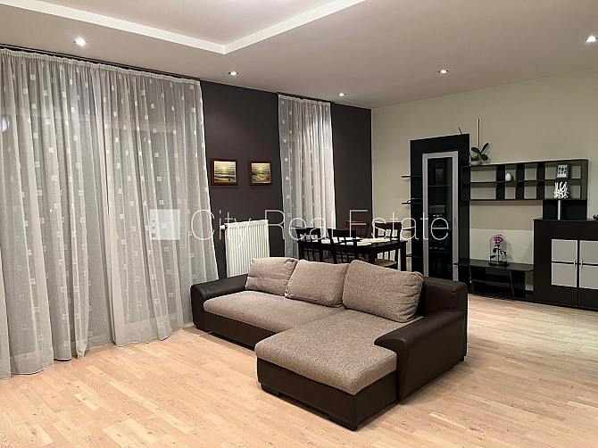 Новостройка, зеленая территория, территория обнесена забором, бесплатная Юрмала - изображение 8