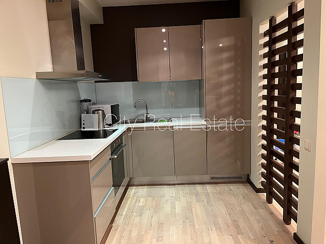 Новостройка, зеленая территория, территория обнесена забором, бесплатная Юрмала - изображение 4