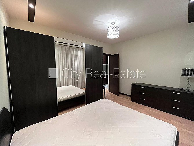 Новостройка, зеленая территория, территория обнесена забором, бесплатная Юрмала - изображение 13