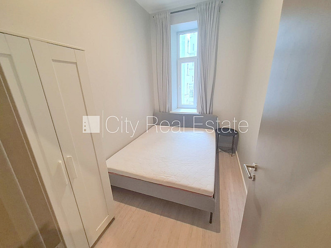 Pagalma ēka, renovēta māja, slēgts pagalms, ieeja no pagalma, kāpņu telpa pēc kapitālā Rīga - foto 1