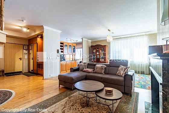 Земля в собственности, поменянное покрытие крыши, благоустроенный озеленённый Рига