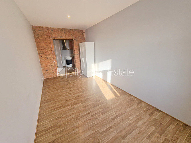 Pagalma ēka, renovēta māja, slēgts pagalms, ieeja no ielas un pagalma, kāpņu telpa pēc Rīga - foto 8