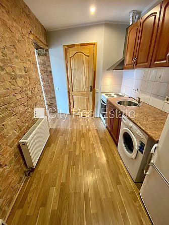 Pagalma ēka, renovēta māja, slēgts pagalms, ieeja no ielas un pagalma, kāpņu telpa pēc Rīga - foto 3