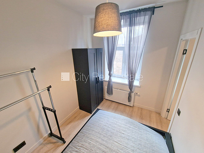 Fasādes māja, renovēta māja, iežogota teritorija, ieeja no ielas un pagalma, ir lifts, kāpņu Rīga - foto 11