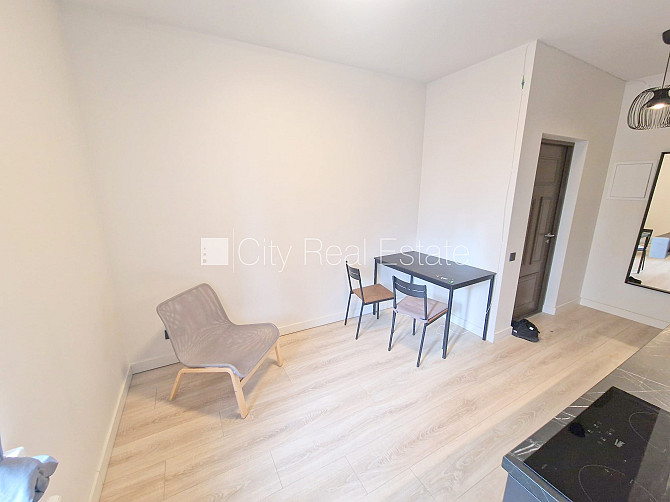 Fasādes māja, renovēta māja, iežogota teritorija, ieeja no ielas un pagalma, ir lifts, kāpņu Rīga - foto 5