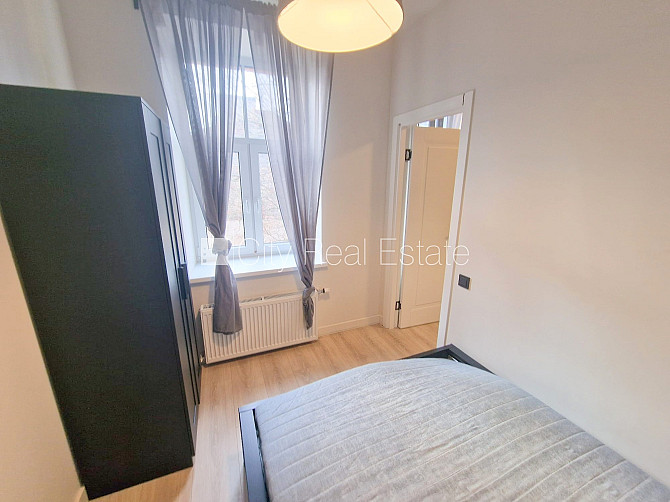 Fasādes māja, renovēta māja, iežogota teritorija, ieeja no ielas un pagalma, ir lifts, kāpņu Rīga - foto 13