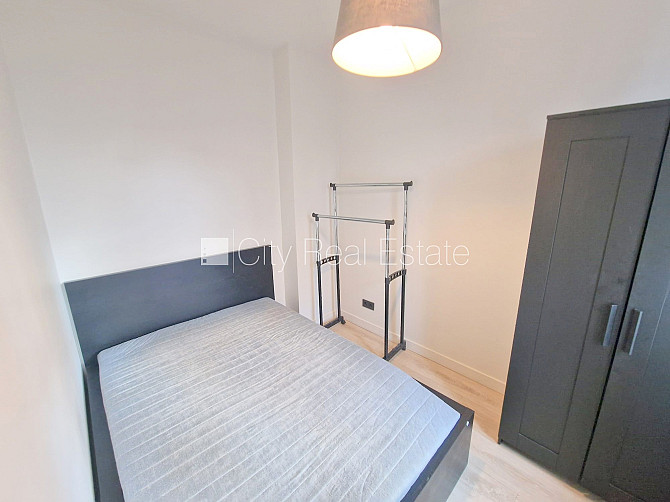 Fasādes māja, renovēta māja, iežogota teritorija, ieeja no ielas un pagalma, ir lifts, kāpņu Rīga - foto 7