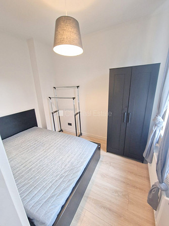 Fasādes māja, renovēta māja, iežogota teritorija, ieeja no ielas un pagalma, ir lifts, kāpņu Rīga - foto 9