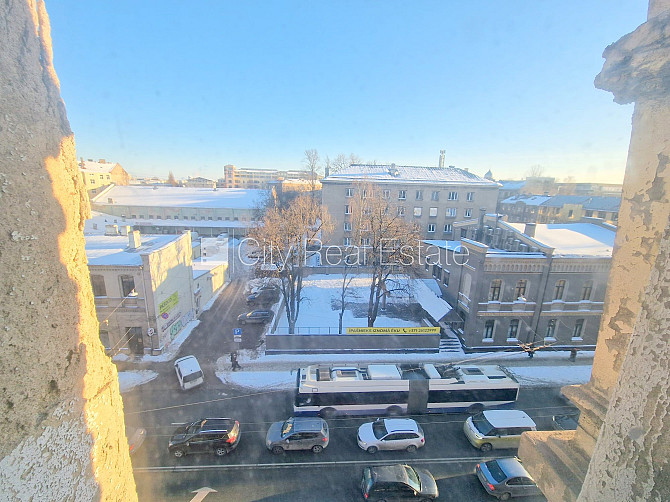 Fasādes māja, slēgts pagalms, ieeja no pagalma, logi vērsti mājas abās pusēs, guļamistabu Rīga - foto 5