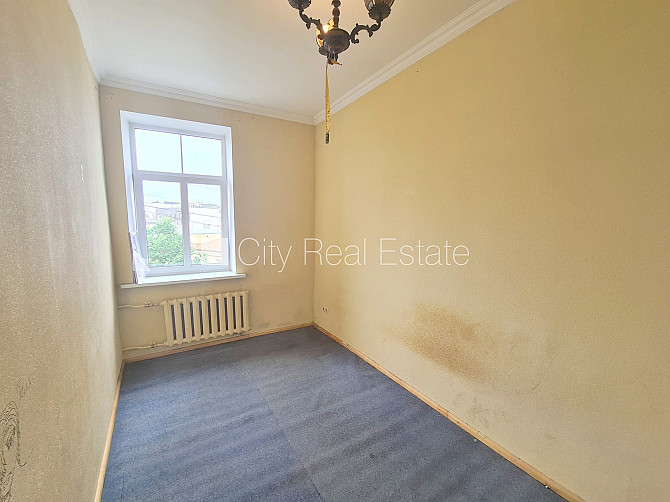 Fasādes māja, slēgts pagalms, ieeja no pagalma, logi vērsti mājas abās pusēs, guļamistabu Rīga - foto 7