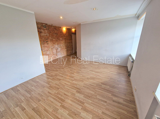 Pagalma ēka, renovēta māja, slēgts pagalms, ieeja no ielas un pagalma, kāpņu telpa pēc Rīga - foto 7