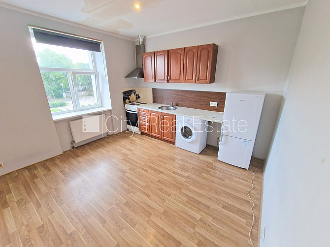 Pagalma ēka, renovēta māja, slēgts pagalms, ieeja no ielas un pagalma, kāpņu telpa pēc Rīga - foto 4