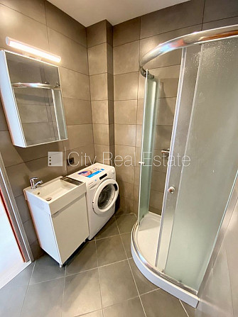 Fasādes māja, renovēta māja, slēgts pagalms, ieeja no ielas, ir lifts, kāpņu telpa pēc Rīga - foto 8