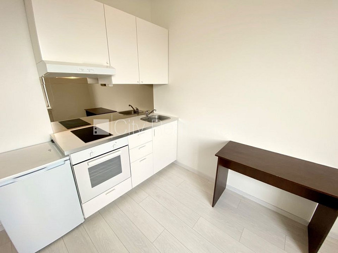 Fasādes māja, renovēta māja, slēgts pagalms, ieeja no ielas, ir lifts, kāpņu telpa pēc Rīga - foto 3