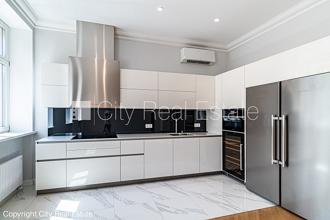 Реновированный дом, закрытый двор, возможность аренды парковки, охраняемая Рига - изображение 1