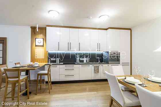 Дом во дворе, реновированный дом, количество квартир в здании 11 шт., закрытый двор, Рига