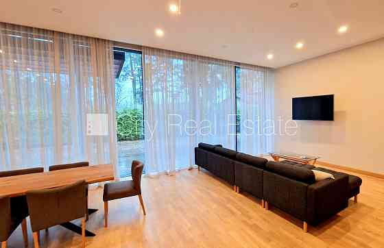 Частный дом, новостройка, дом во дворе, межэтажные железобетонные перекрытия, Юрмала