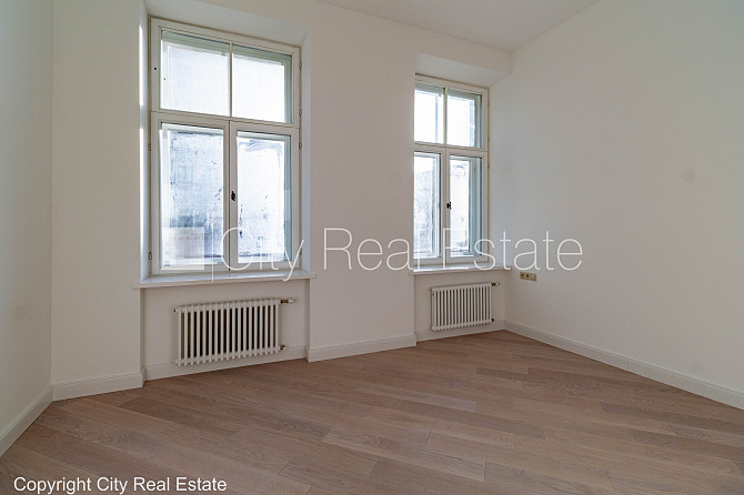 Фасадный дом, реновированный дом, фасад с декоративной штукатуркой, закрытый Рига - изображение 6