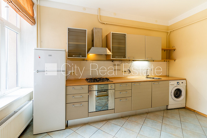 Фасадный дом, реновированный дом, вход со двора, лестничная клетка после Рига - изображение 11