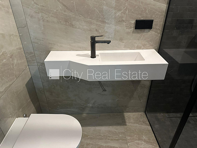 Privātmāja, slēgta teritorija, iežogota teritorija ar metāla sētu, garāža vienai Ogre un novads - foto 19