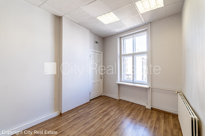 Fasādes māja, ieeja no ielas, ir lifts, logi vērsti uz pagalma pusi, logi vērsti uz ielas pusi, Rīga - foto 13