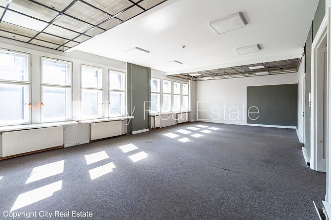 Fasādes māja, ieeja no ielas, ir lifts, logi vērsti uz pagalma pusi, logi vērsti uz ielas pusi, Rīga - foto 5