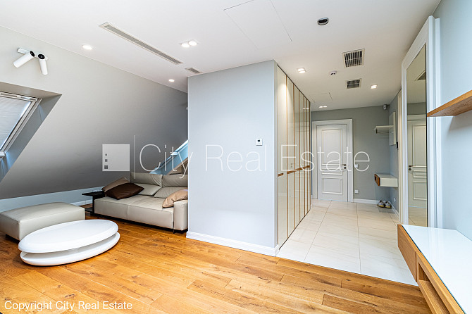 Renovēta māja, slēgts pagalms, iespēja nomāt autostāvvietu, apsargāta autostāvvieta, Rīga - foto 2