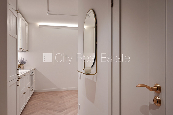 Renovēta māja, labiekārtots apzaļumots pagalms, slēgts pagalms, viena istaba izolēta, studio Rīga - foto 7