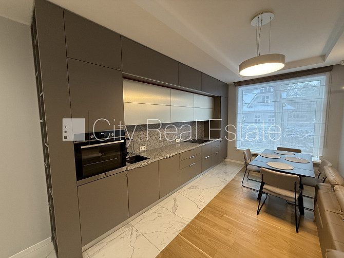 Новостройка, кирпичные стены, благоустроенная озеленённая территория, закрытая Юрмала - изображение 2