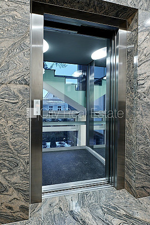 Новостройка, кирпичные стены, благоустроенная озеленённая территория, закрытая Юрмала - изображение 11