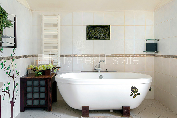 Частный дом, благоустроенный озеленённый двор, территория обнесена железным Юрмала - изображение 18