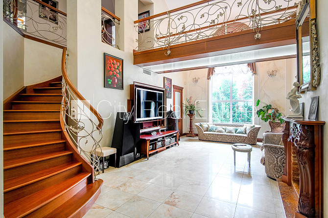 Частный дом, благоустроенный озеленённый двор, территория обнесена железным Юрмала - изображение 8