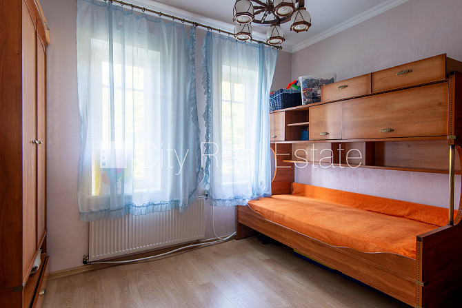 Частный дом, благоустроенный озеленённый двор, территория обнесена железным Юрмала - изображение 16